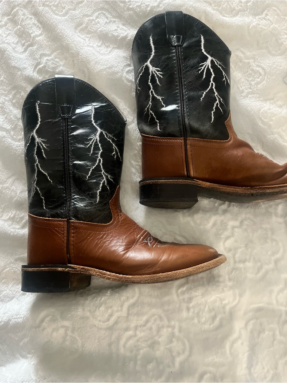 Cody James boys Two-Tone Brown and Black Western Boots with Lightning Stitching